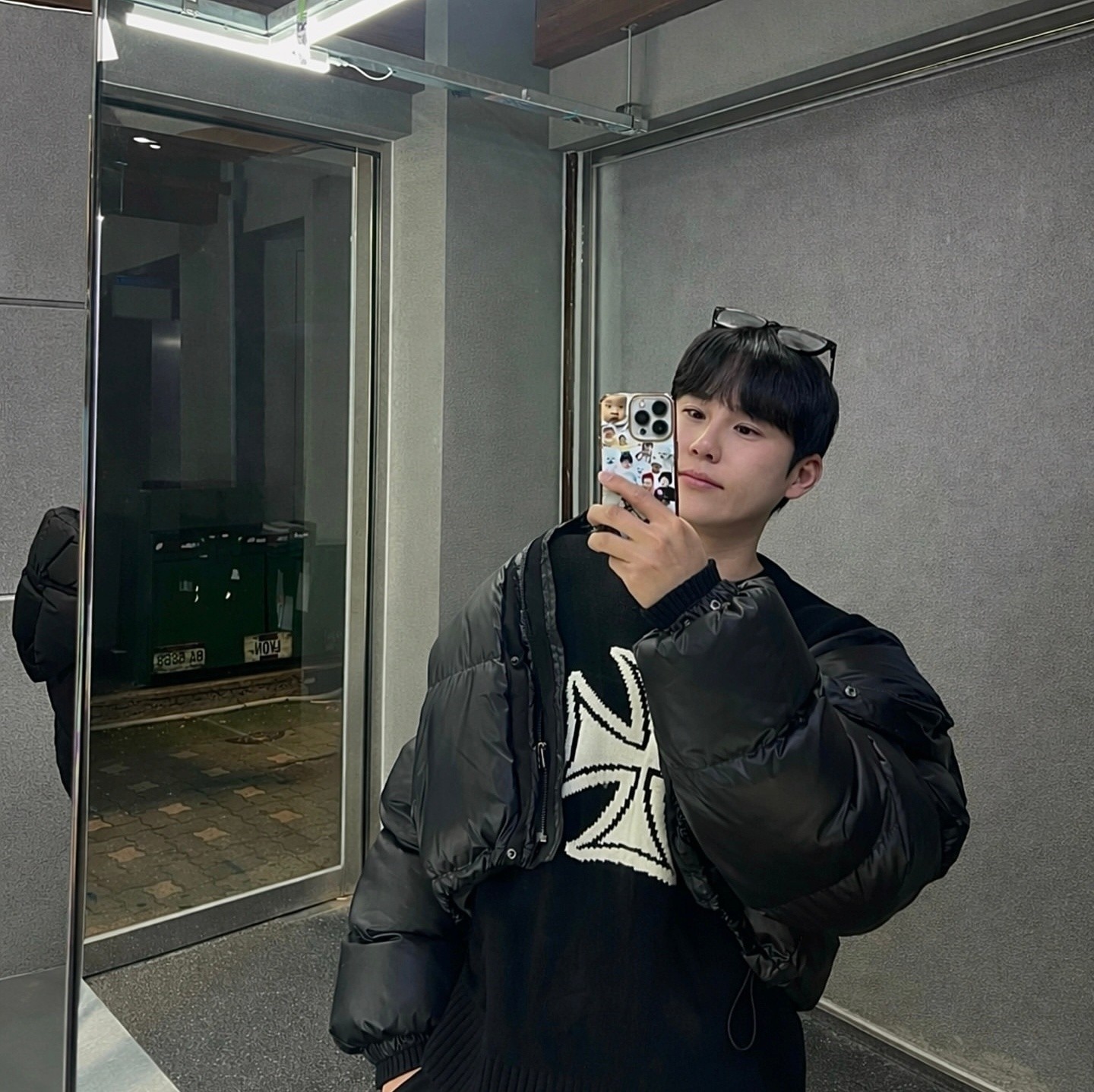 갈 방 없어서 킨 방