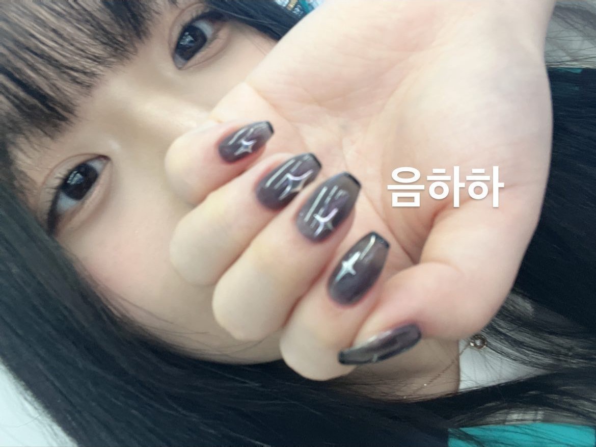 내가 제일 이쁜데 왜 딴 곳을 보지?