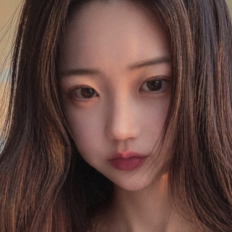 후르츠 산도를 먹으려고 사는 여자