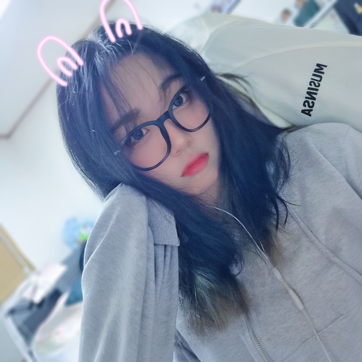 갈데 없는데 여기서 놀아