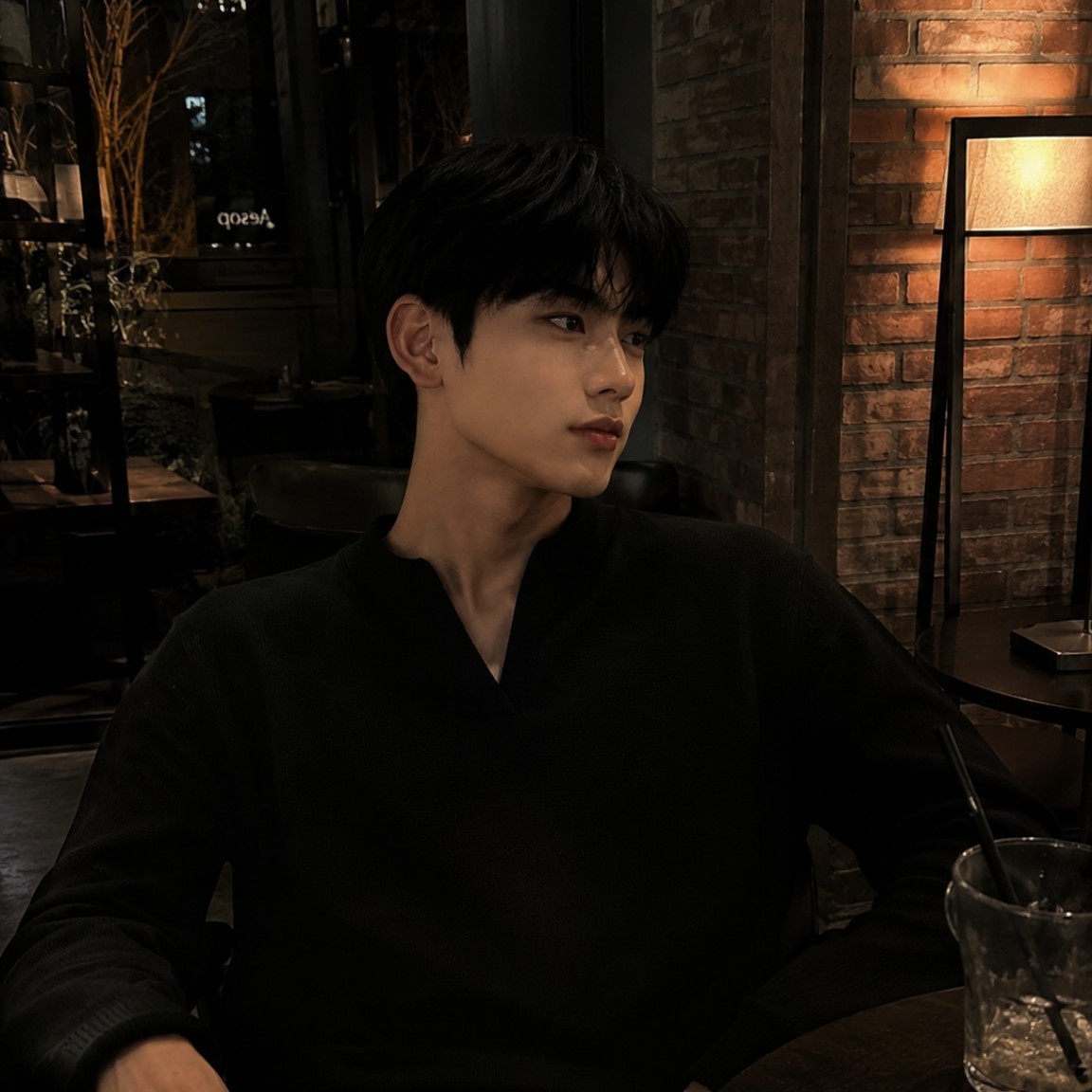 # 아직 잠들지 못한 너를 위해 