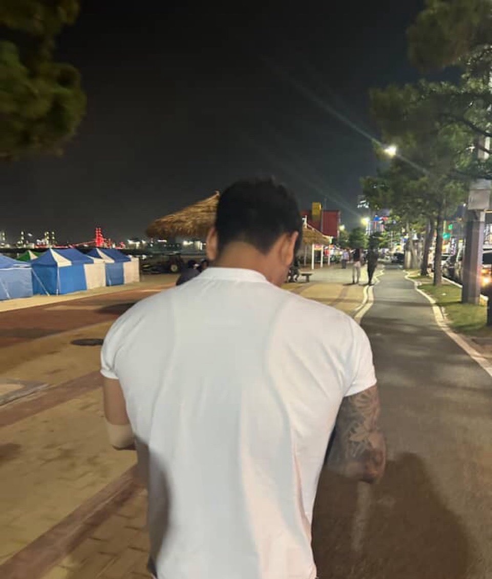 다들 봤으면 와야지