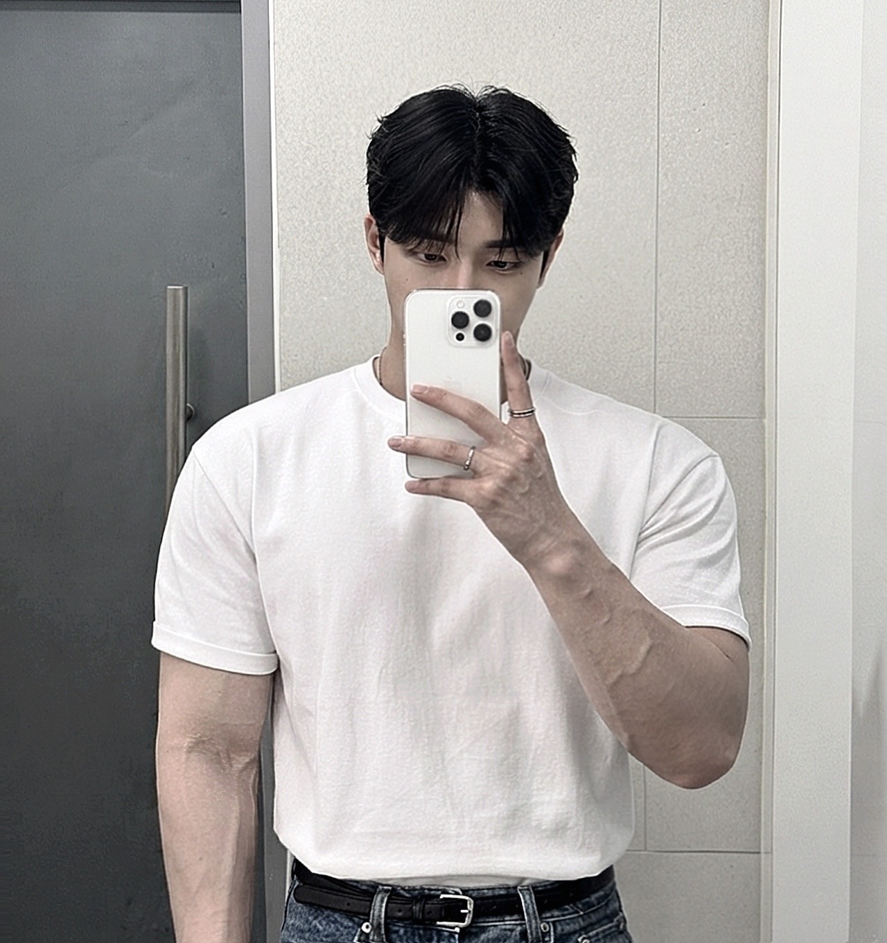 이 낮에 고민이 많으신가요 ?