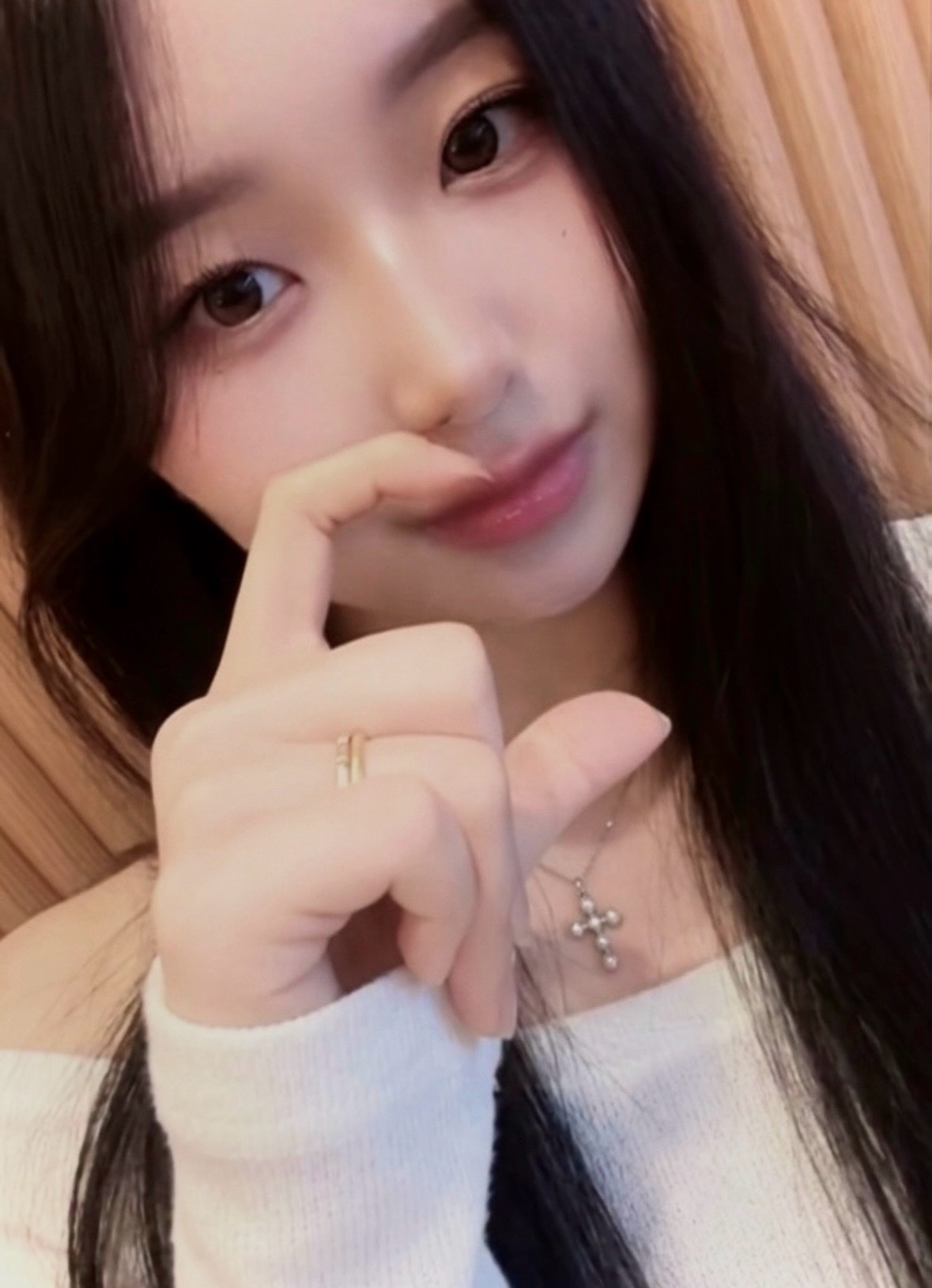 피곤한 여자 등장 