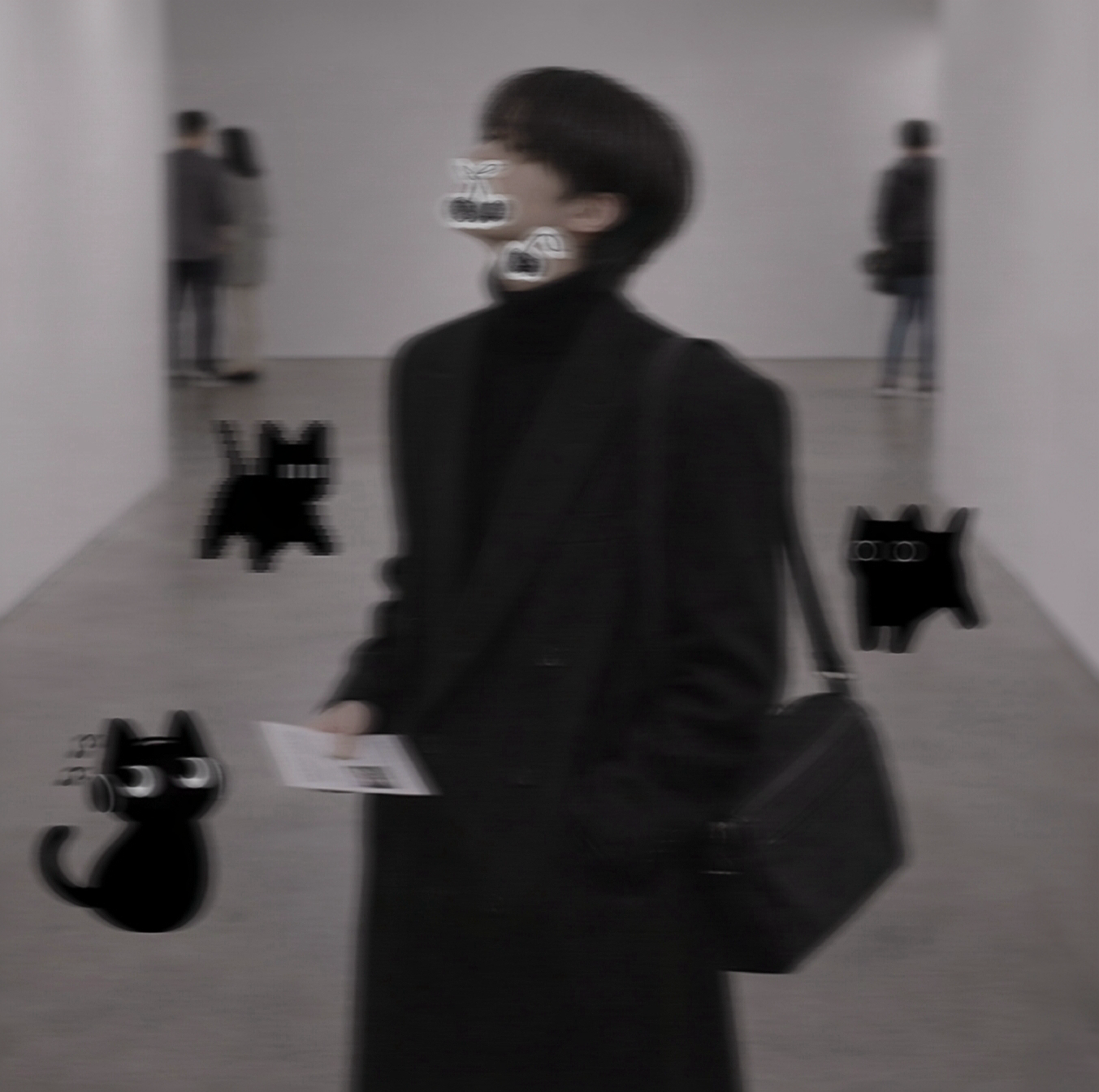 마침표의 개화를 알리며