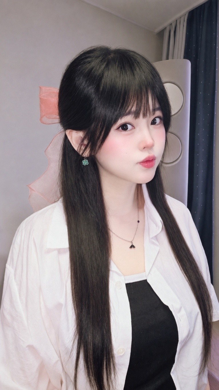 얘들아. 선배 왔잖아.