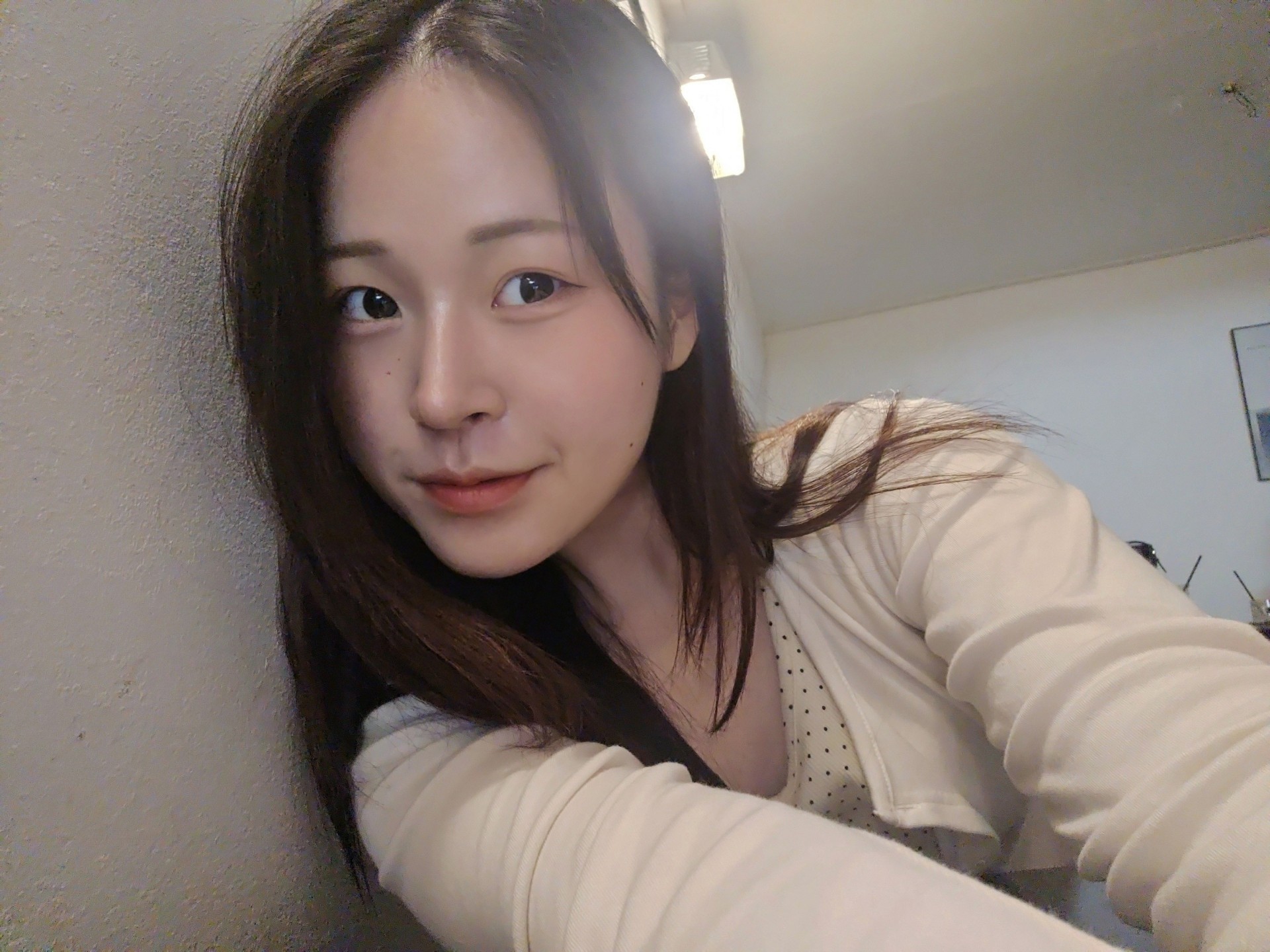# 여캠 데뷔
