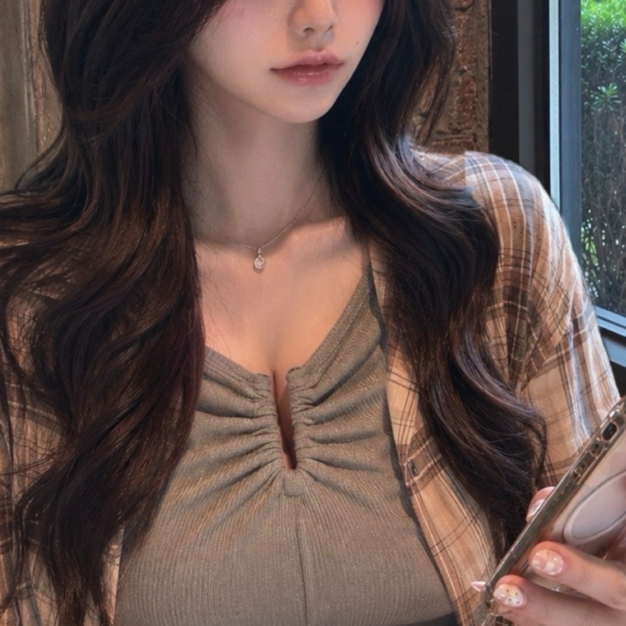 𝘔𝘦𝘳 𝘮𝘦𝘢𝘯𝘴 𝘴𝘦𝘢. 
