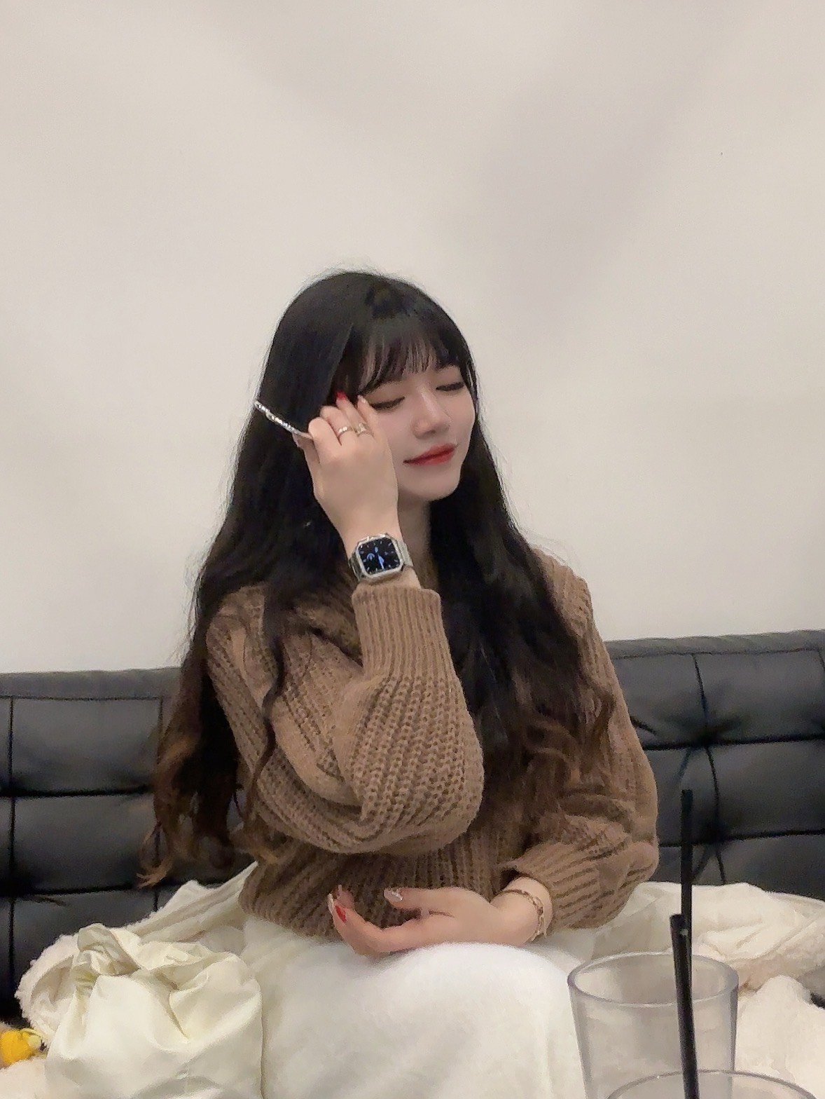 어 그래 왔나 앉아라