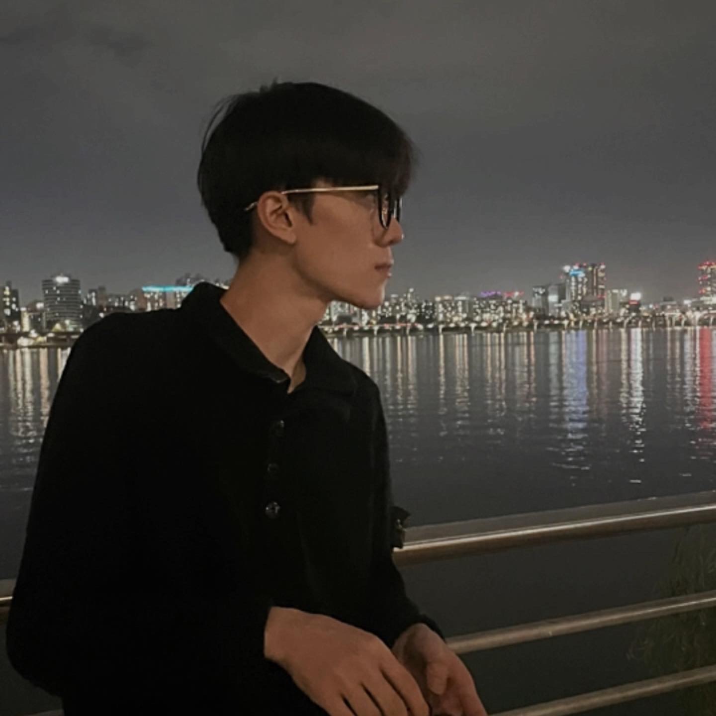 할 일 하면서 들어요