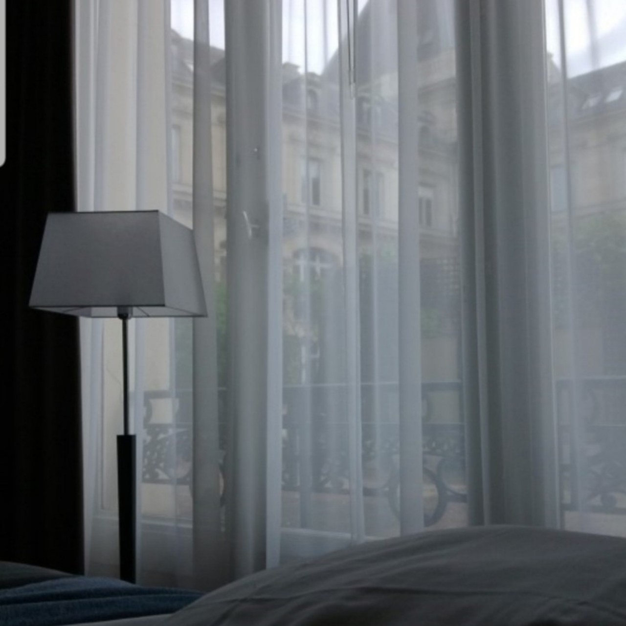 ° °  김 송송       v