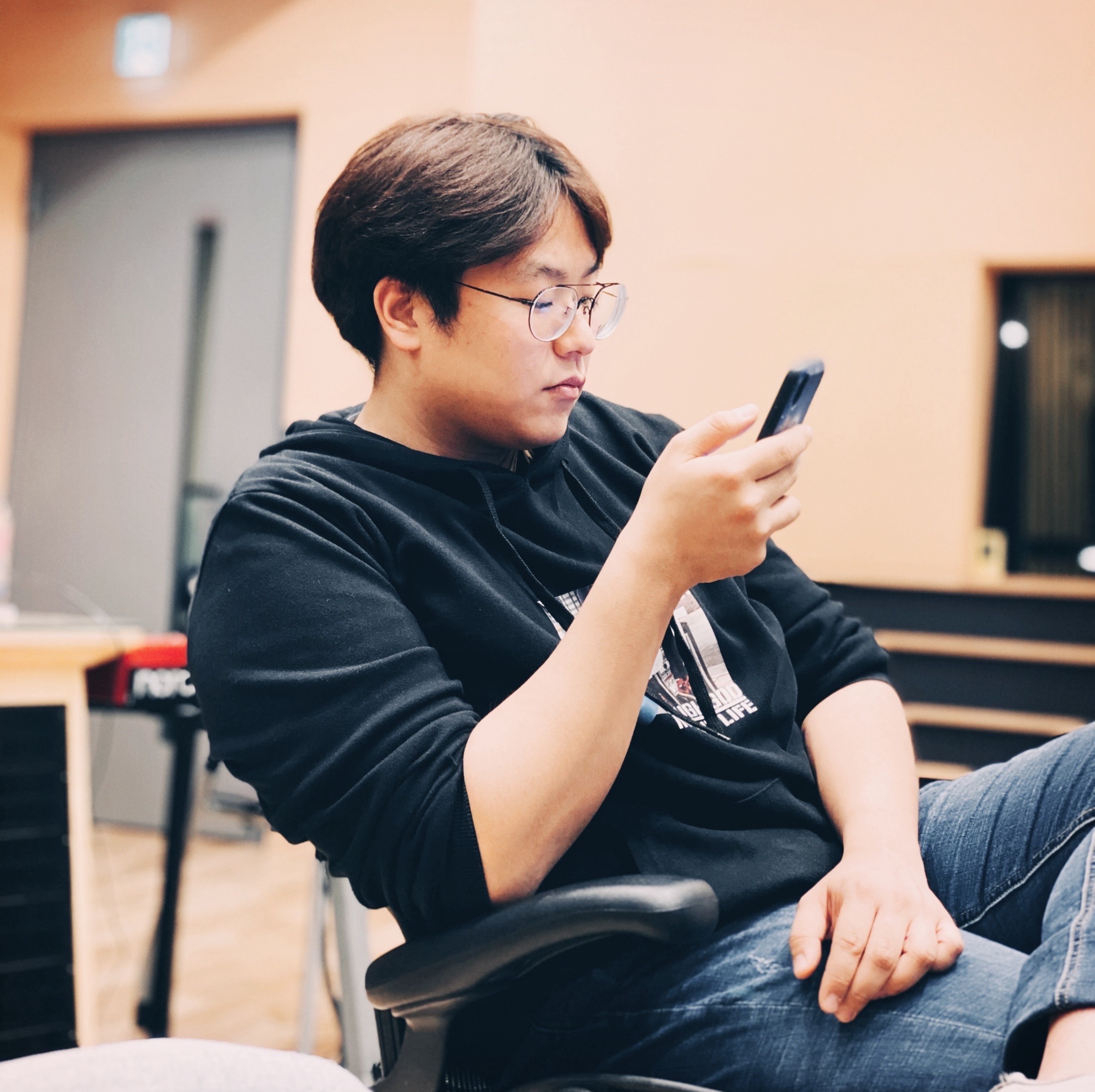 𝓗𝓮’𝓼 돼벌레몬 ☾