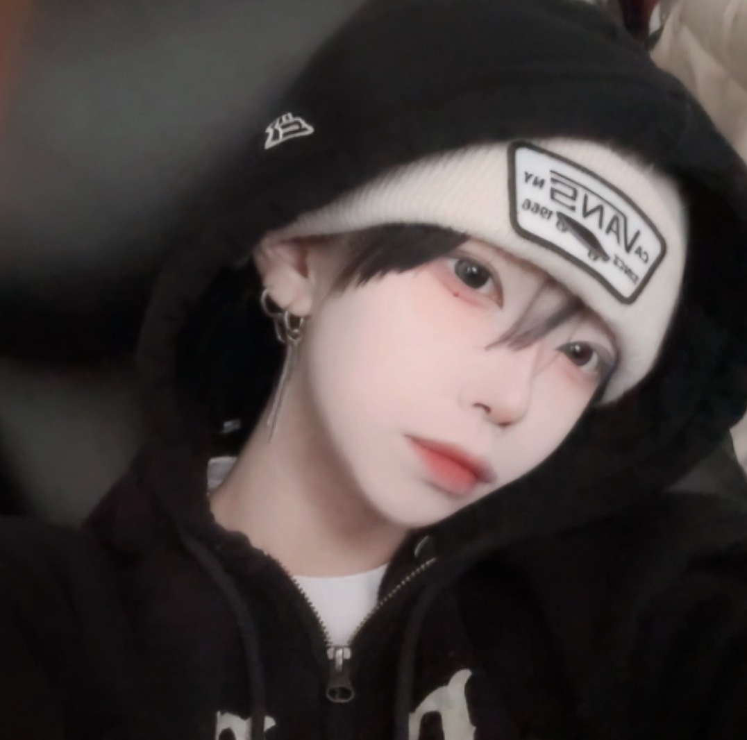 ｡ﾟᕹ  김 가 네