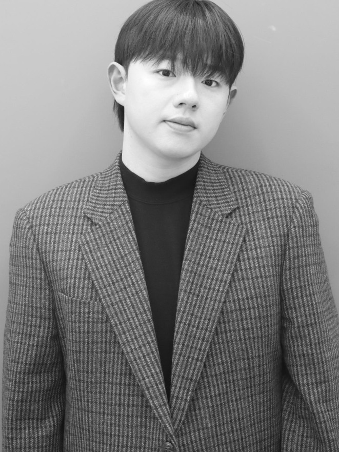 김 하 울