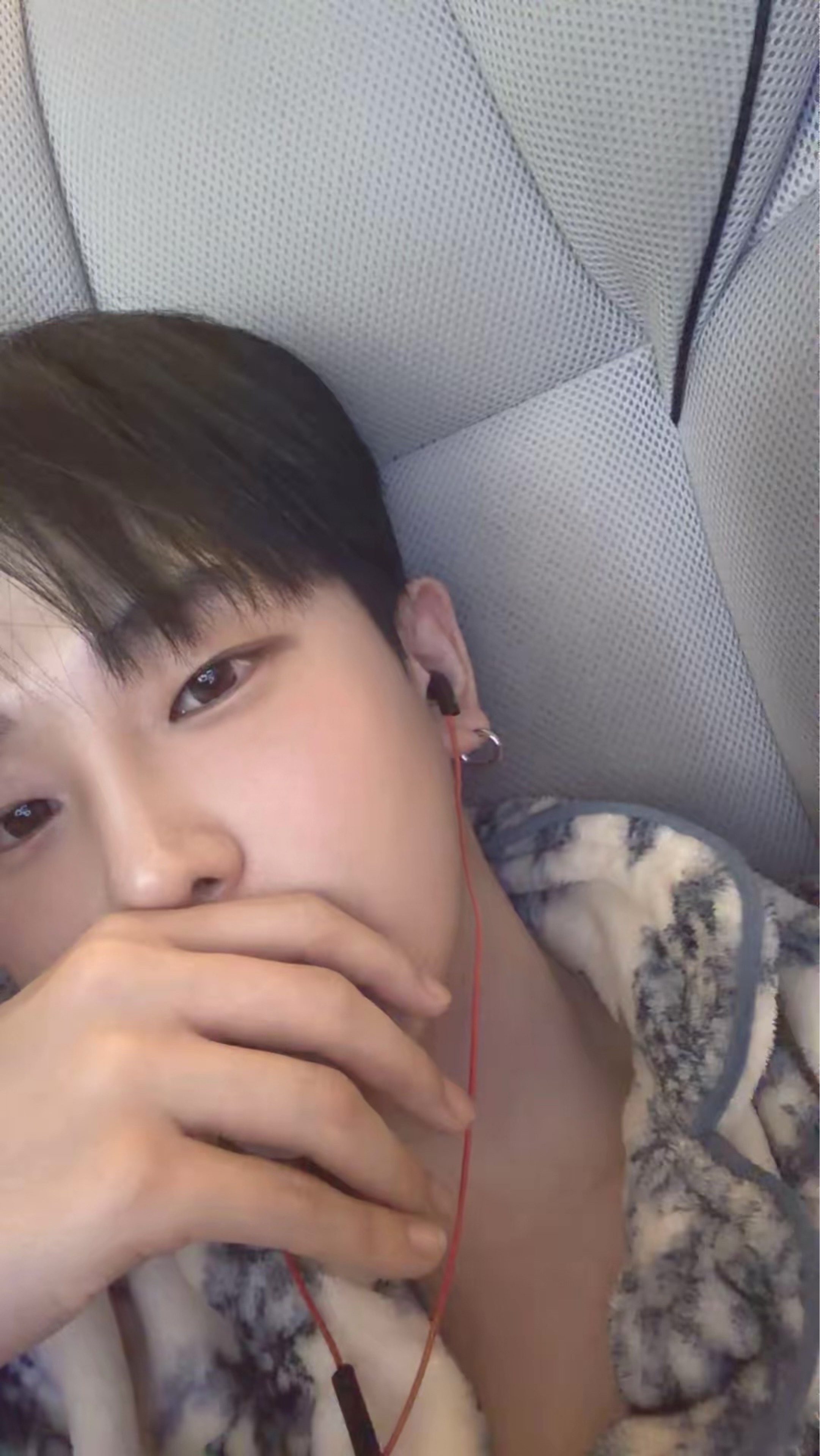 U͙     서 랑해