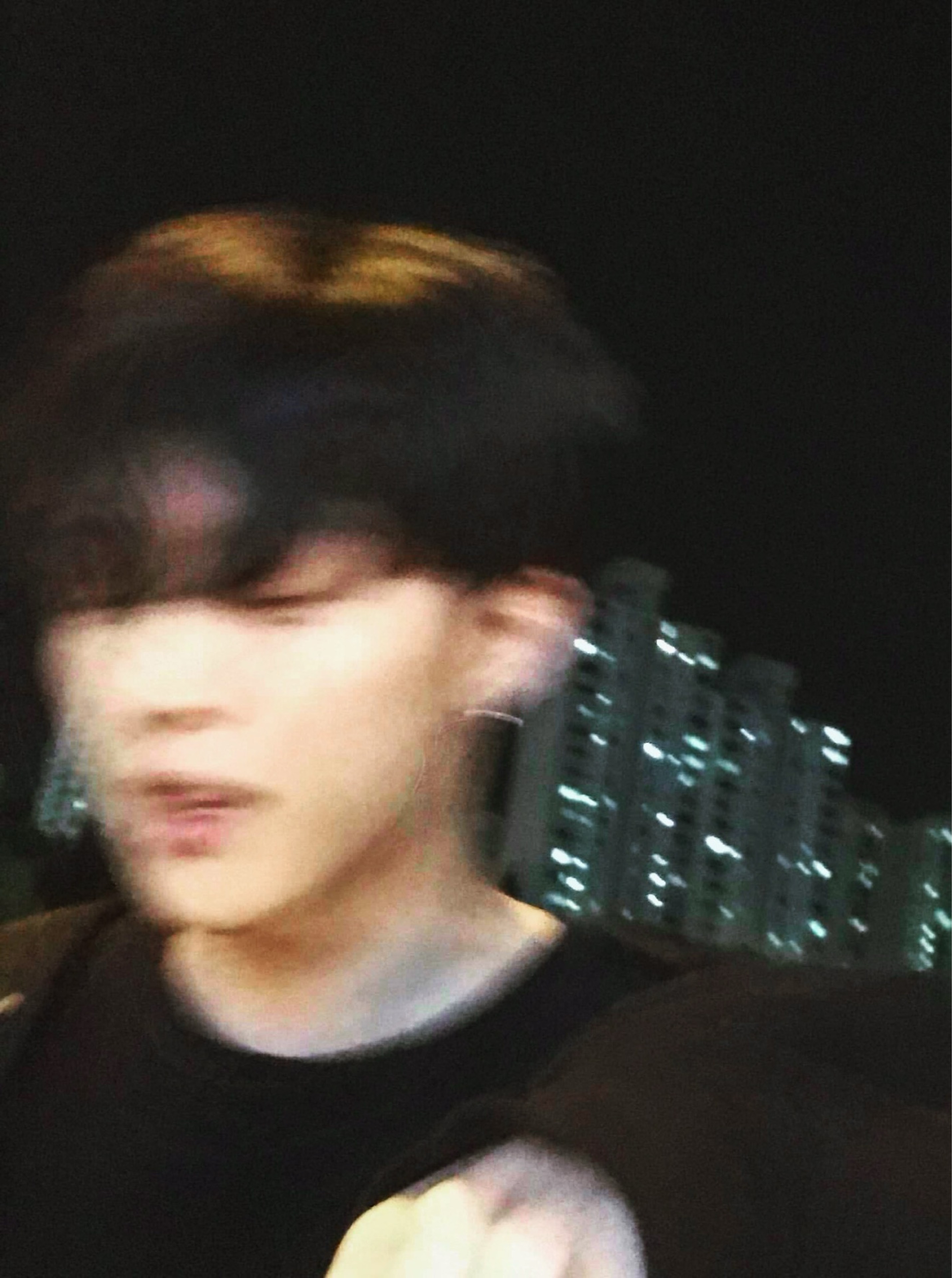 시 월 🎧