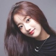 김유월