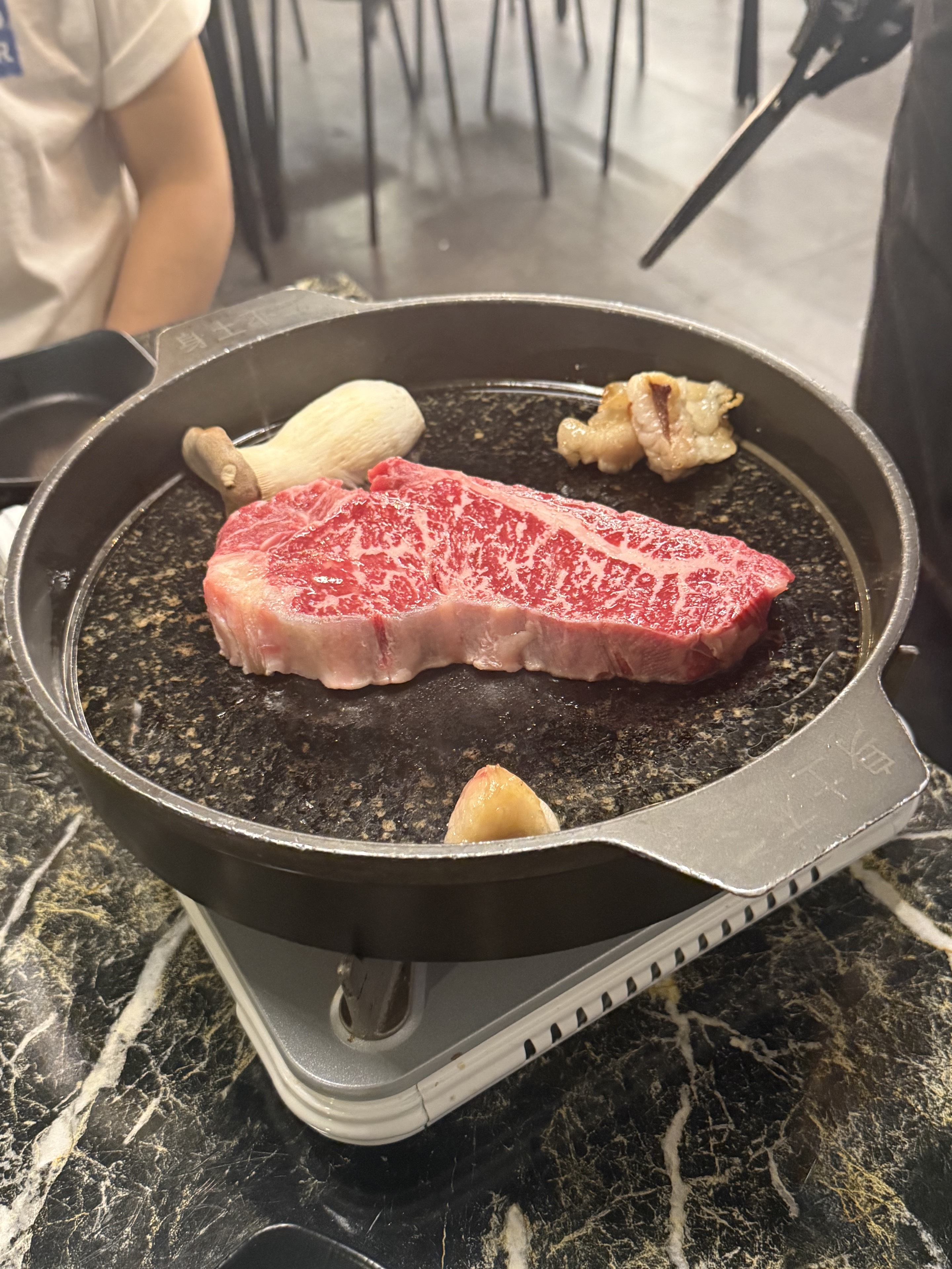 소고기먹다 사레걸린 현서̌̈ ⋆₊✰