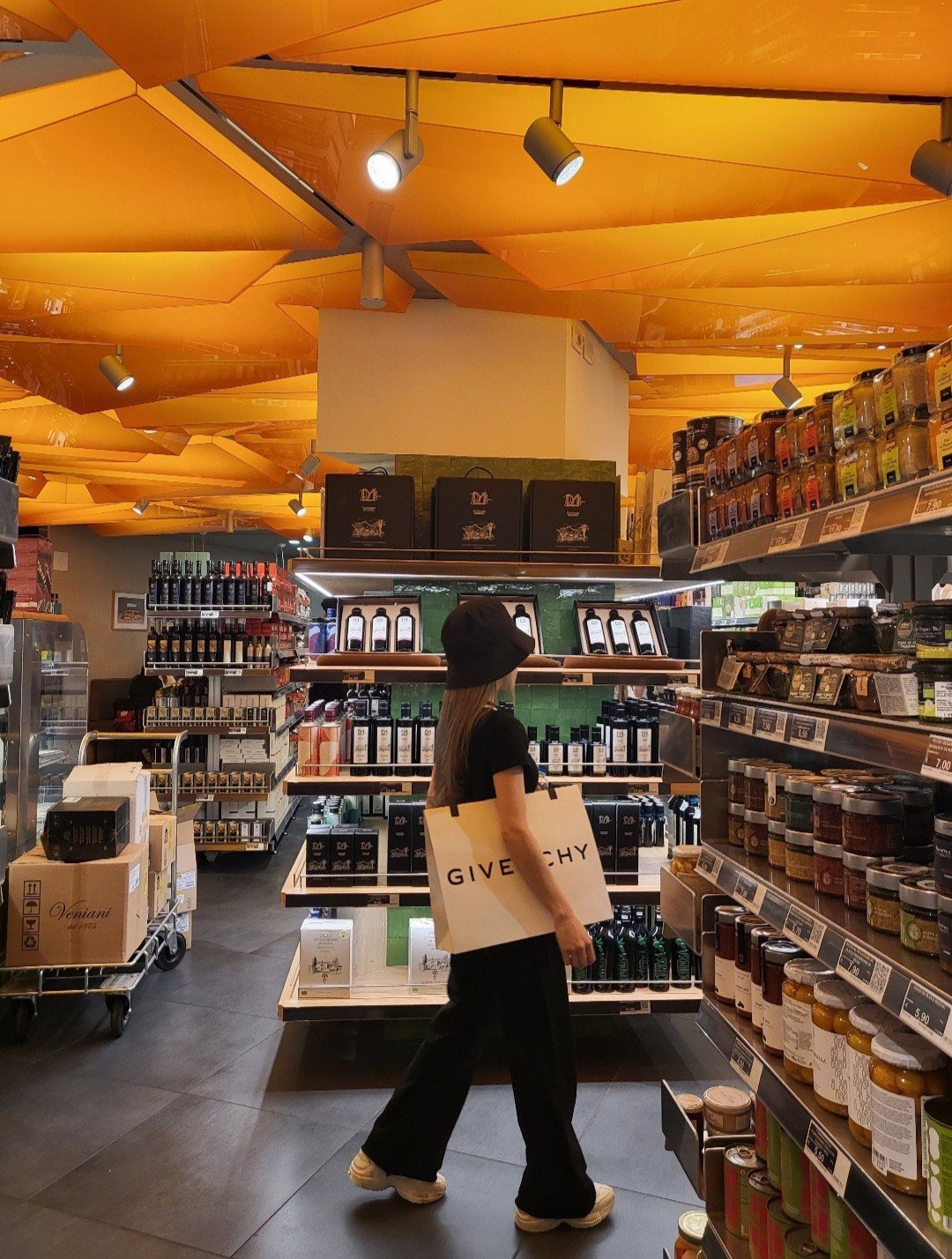 Ainzzi   ˢʰᵃ ᩚ ˎ˗