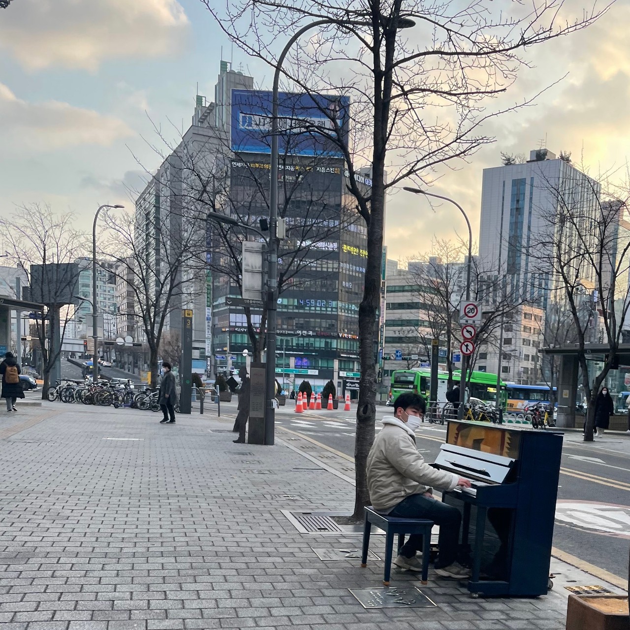 곡 그리는 남자