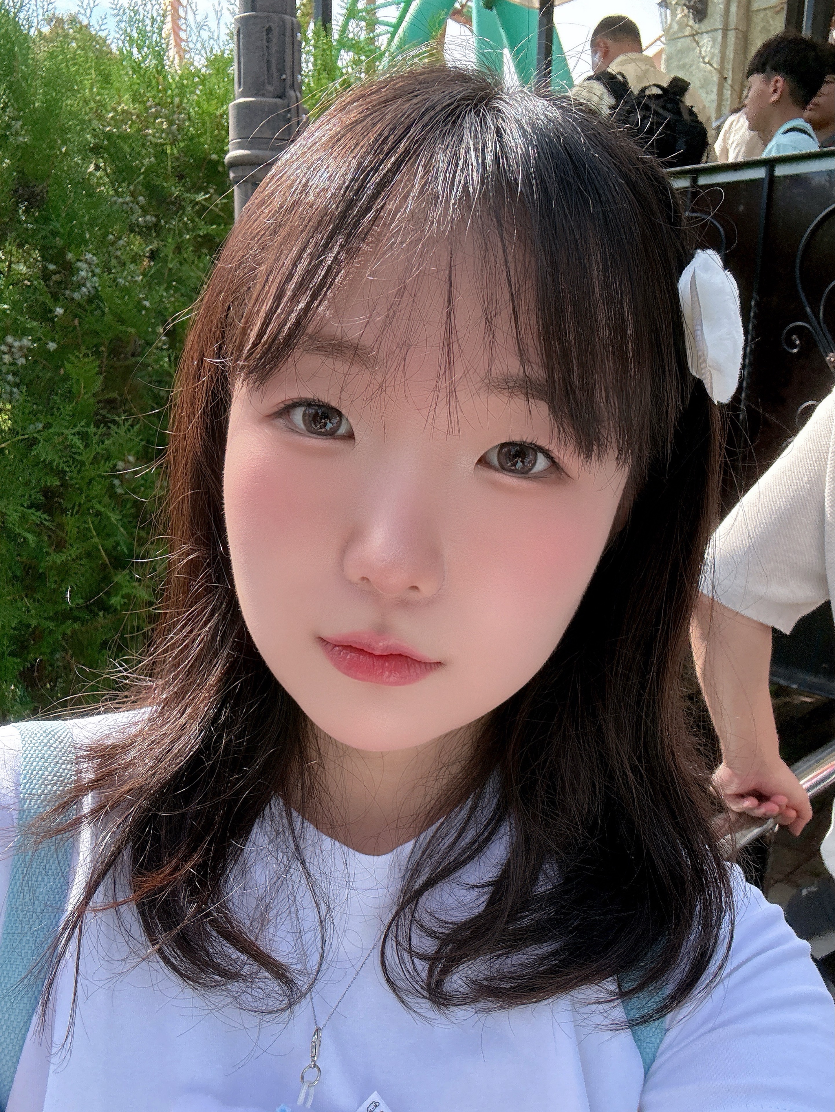 민 삼 월
