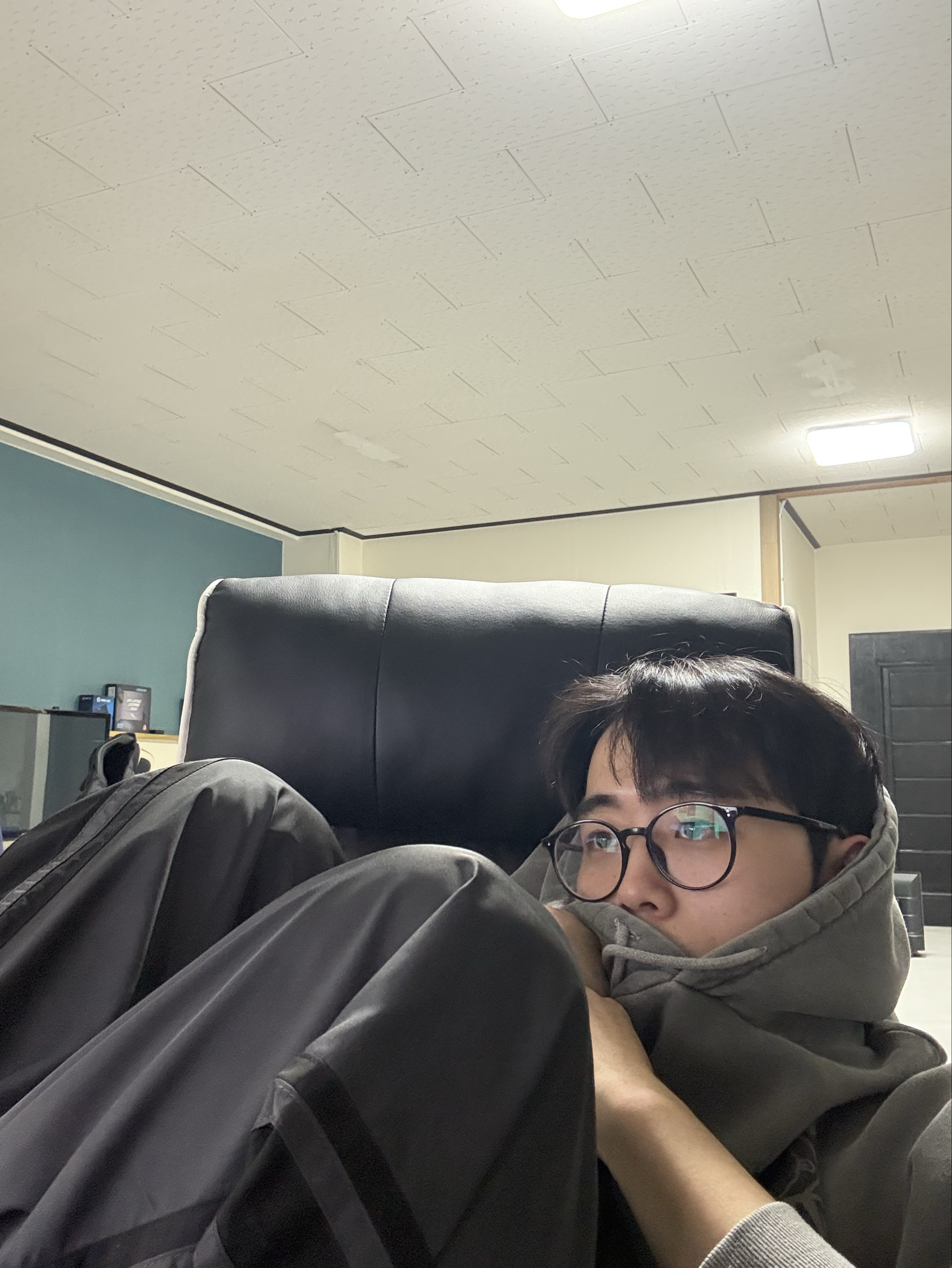 [降] 민 상 무