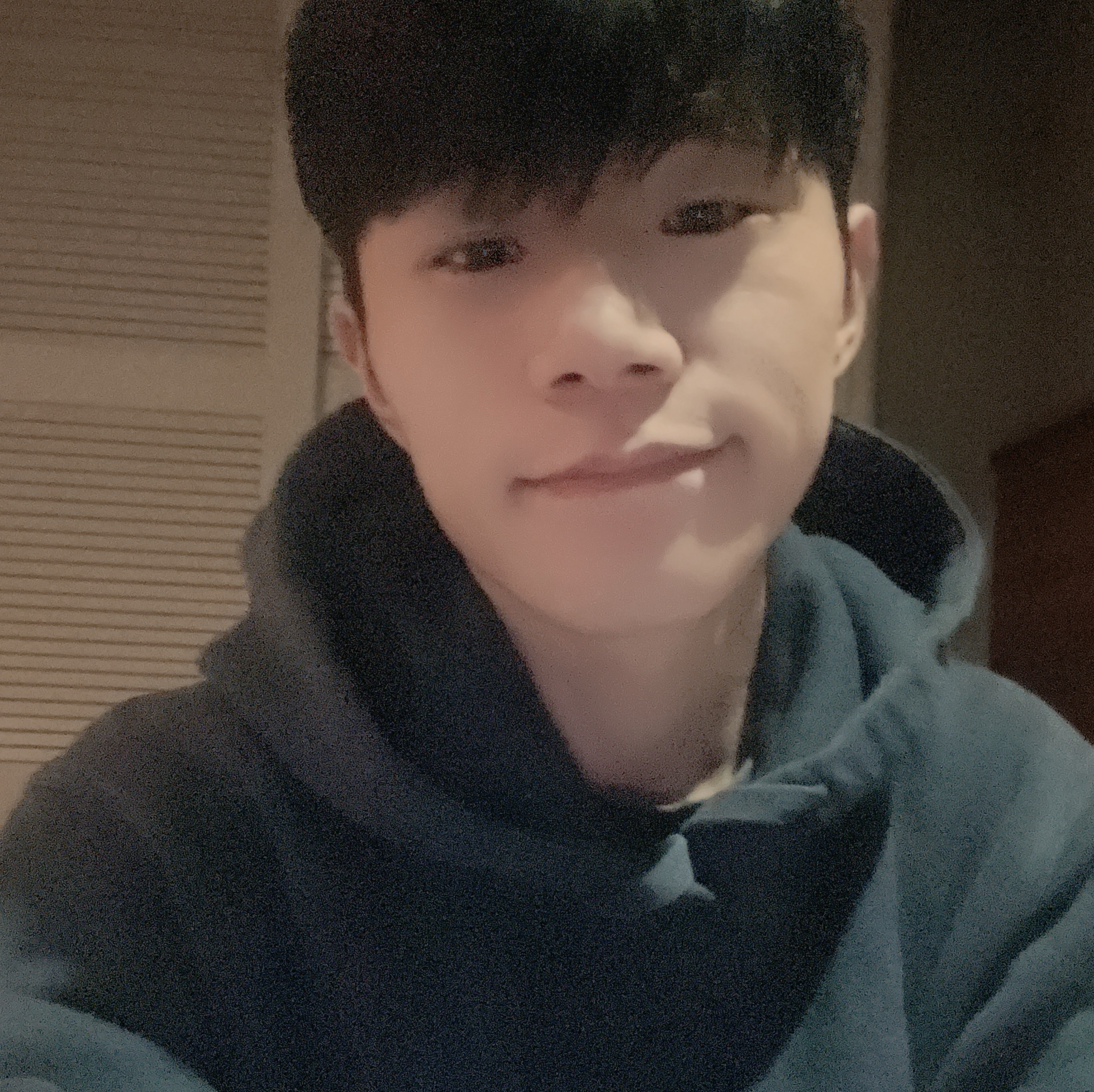 B̆̈L͜͡I❥ 제 리