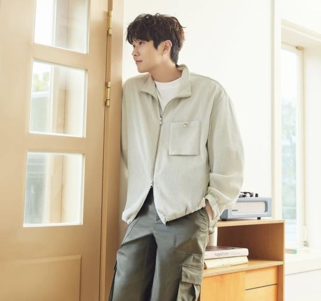 윤시윤🧡🧡💚💚💙