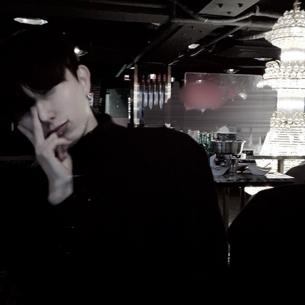 현 이 ♣️        _ ☾｡⁺